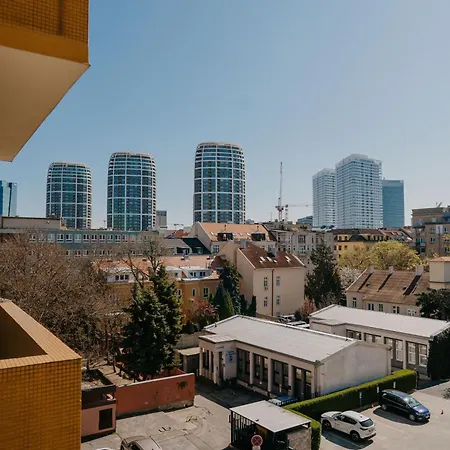 Old Town With Balcony Apartment *